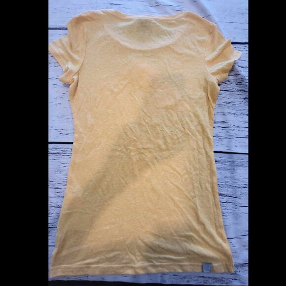 New Bench Yellow On Cloud 9 T-Shirt Size S - Picture 2 of 6